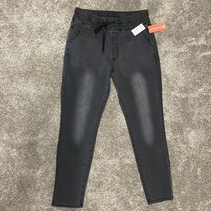 Easy skinny pants in Black